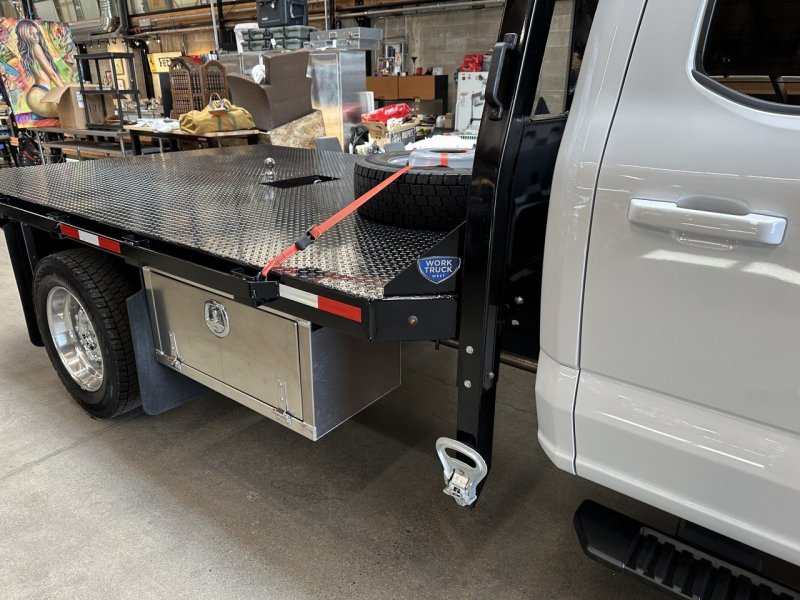 2024 Ford Super Duty F-550 DRW Lariat Crew Cab Flat Deck 4x4 203 WB